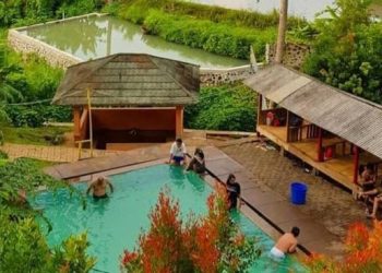 Cocok Buat Liburan Saat Musim Hujan, Ini Daya Tarik Pemandian Air Panas Cisolong