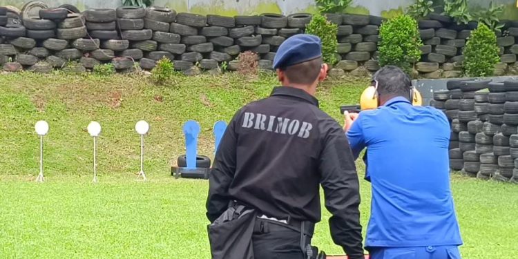 Pererat Sinergitas dalam Peringatan HUT Bhayangkara ke-79, Polda Banten Gelar Lomba Menembak Duelling Plate
