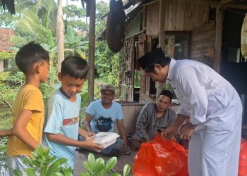 Komunitas Rakyat Memberi Bagikan Makan Gratis untuk Santri Darul Ishlah Jayanti di 1 Muharam