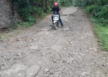 Wisatawan Keluhkan Jalan Rusak ke Gunung Karang Pandeglang: Wisatanya Oke, Tapi Jalannya Parah