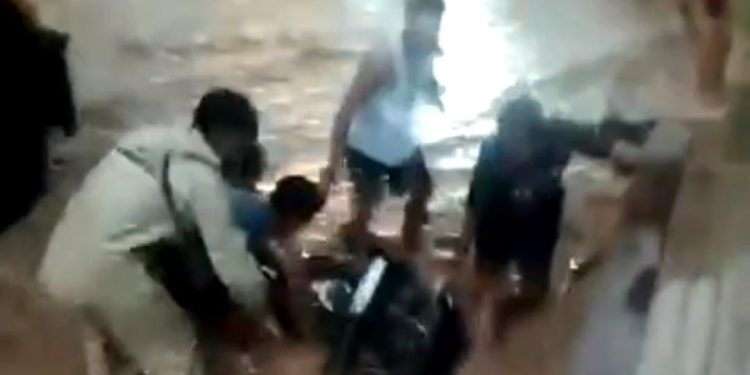 Jalan Bojonegara-Puloampel Banjir, Sepeda Motor Hanyut
