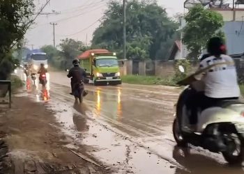 Mahasiswa Minta Truk Angkutan Tanah dan Pasir Basah di Lebak Ditindak Tegas