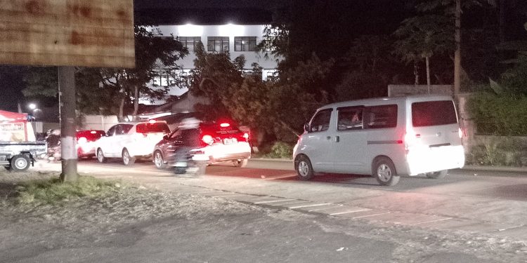 Arus Lalu Lintas di Jalan AMD Lintas Timur Pandeglang Padat