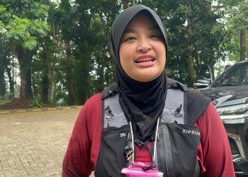 Senang Wisata Lokal, Annisa Mahesa Kunjungi Taman Hutan Raya di Carita