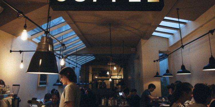 Liburan Akhir Pekan Saat Musim Hujan? Bisa Banget, Asal Pinter Pilih Tempat