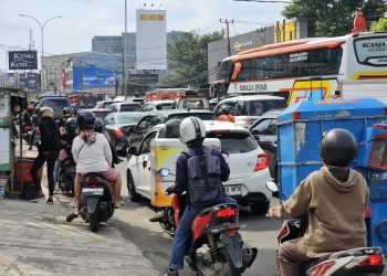 6.139 PPPK Kota Tangsel Dilantik, Lalu Lintas di Jalan Raya Serpong Macet