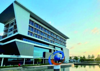 Kampus Digital Esa Unggul: Revolusi Pendidikan Tinggi di Era Digital dengan Fleksibilitas Pembelajaran 100% Online