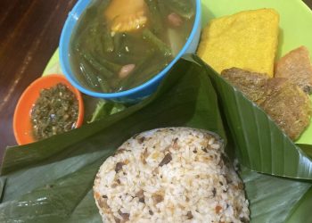 Perjalanan Nasi Tutug Oncom: Dari Dapur Emak ke Meja Kafe