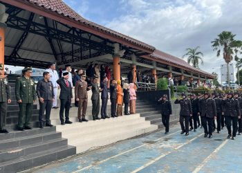HUT Bhayangkara, Kapolres dan Forkopimda Beri Hormat Kepada Polwan