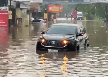 Tangsel Dikepung Banjir dan Longsor, Ratusan Rumah Terdampak di 14 Titik
