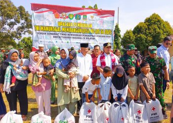 PMI Cilegon Salurkan 50 School Kit di Pembukaan TMMD ke-125