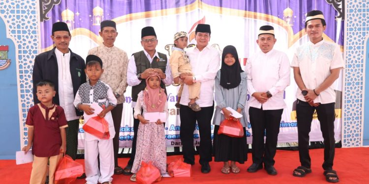 Gelar Santunan Yatim dan Khitanan Massal, Bupati Tangerang Apresiasi FUADA Desa Daru