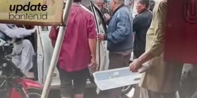 Viral, Ojek Pangkalan Stasiun Tigaraksa Diduga Paksa Penumpang Taksi Online Turun Meski Sedang Bawa Bayi
