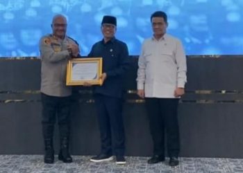 Berkontribusi Membangun Desa, Kapolres Serang Terima Penghargaan Mendes PDT