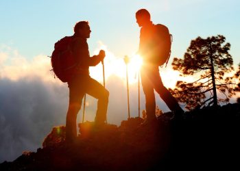 Mau Ajak Anak Cowok Hiking Pertama Kali? Ini Tips Biar Seru dan Nggak Bikin Drama