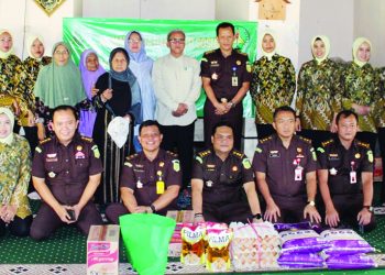 Sambangi Lansia dan Anak Yatim, Tanggung Jawab Sosial Kejaksaan dan IAD