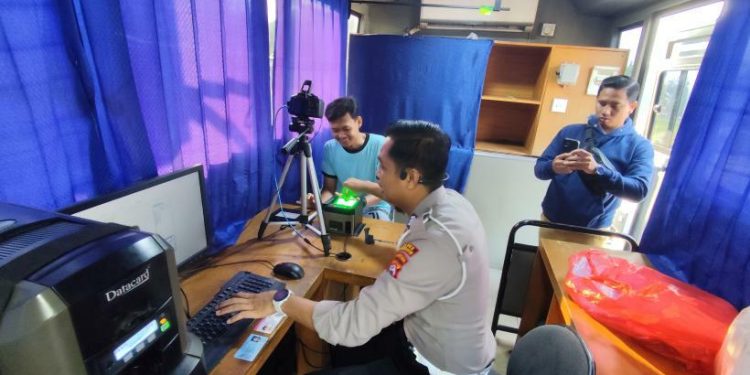Layanan SIM Keliling di Pandeglang, Jumat Hari Ini, 1 Agustus 2025, di Simpang Tiga Mengger