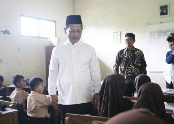 Cek Kondisi SDN Kalong, Wabup Serang Najib Hamas Pastikan Sarpras Tersedia