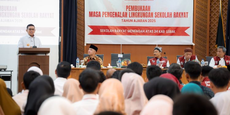Di Hadapan Siswa Sekolah Rakyat, Gubernur Banten: Saya pun Dulu Pernah Jadi Sopir Angkot
