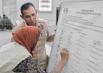 DPRD Banten Tanda Tangani Komitmen Antikorupsi