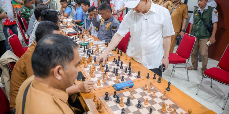Filosofi Catur Ala Wagub Banten: Strategi, Kerja Sama, dan Fokus untuk Sukses
