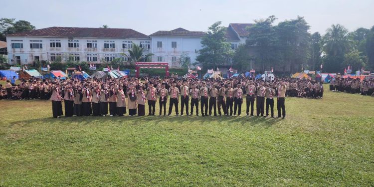 Bentuk Karakter Siswa Melalui Peringatan HUT Pramuka ke-64 di Ponpes Shohibul Muslimin