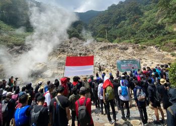 Kibarkan Merah Putih di Gunung Pulosari, Dispar Pandeglang Apresiasi Komunitas Pendaki