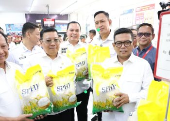 Tinjau Pasar Rau, Mendagri Sebut Cadangan Beras Nasional Tertinggi dalam Sejarah