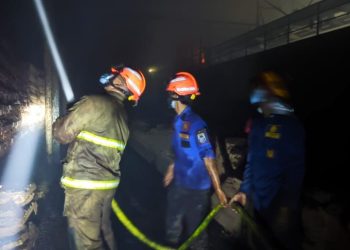 Perjuangan Damkar Lebak Padamkan Api Selama 24 Jam di Pabrik Furniture
