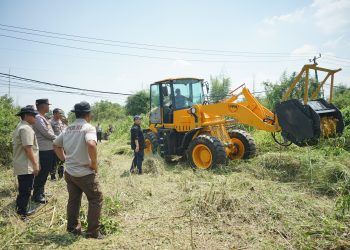 Tinjau Lahan Ketahanan Pangan, Kapolresta Tangerang Dampingi Aslog Kapolri Simulasi Alat Land Clearing