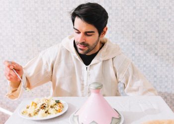 Adab Makan dan Minum dalam Islam: Sunnah Sederhana, Manfaat Luar Biasa