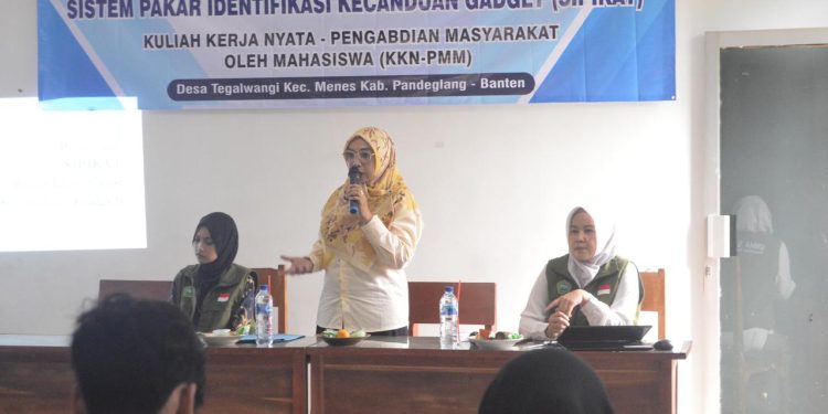 Kenalkan SIPIKAT, Mahasiswa UNMA Banten Ajak Warga Pandeglang Cegah Kecanduan Gadget