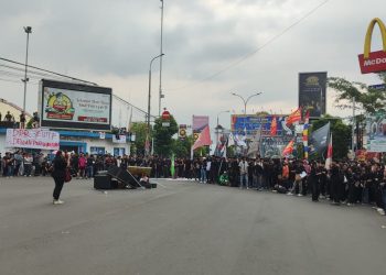 ‎‎Demonstrasi Mahasiswa di Serang Memanas, Lalu Lintas di Jalan Protokol Macet Total