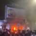 Massa Aliansi Mahasiswa Banten Bakar Pos Polisi di Serang