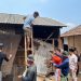 DPRD Kabupaten Pandeglang dan Warga Gotong Royong Bedah Rumah Warga