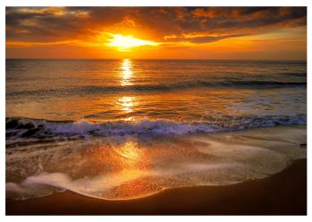 Menyusuri Pantai Selatan Banten: Serunya Main Pasir, Ombak, dan Sunset