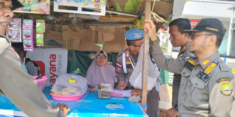Satpol PP Cilegon Imbau PKL di Belakang Ramayana Agar Tidak Berjualan di Trotoar
