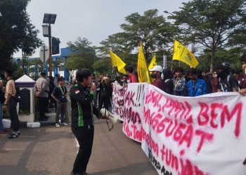 Puluhan Mahasiswa Geruduk Kantor DPRD Kabupaten Tangerang, Ini Dia Tuntutannya