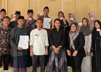 Lindungi Identitas, Kejari Pandeglang Berikan KIA kepada Anak-anak Panti Asuhan