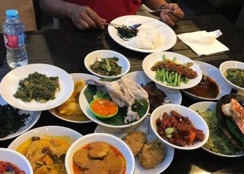 Wisata Kuliner Padang di Tangerang Selatan: Dari Rendang Legendaris hingga Restoran Modern