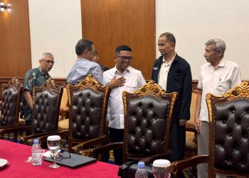 Andra Soni Jadi Gubernur Banten Pertama Pimpin Rapat LKS Tripartit