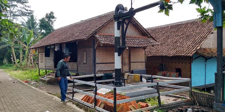 Corong Air Peninggalan Kereta Api Uap di Stasiun Pandeglang Masih Berdiri Kokoh