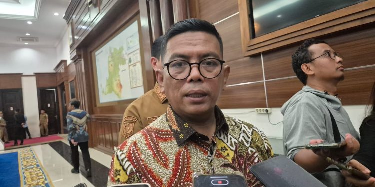 Kamis, 23 Oktober 2025, Andra Soni Ikuti Pelaksanaan Evaluasi SAKIP