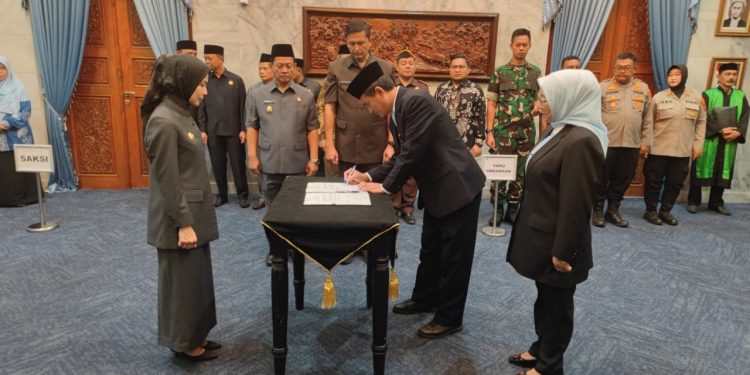 Ini Daftar Nama Pejabat Eselon II yang Dirotasi dan Dimutasi Bupati Ratu Zakiyah