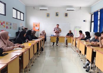 Bripka Asep Wahyu Fasilitasi Masyarakat Ikut Paket B dan C