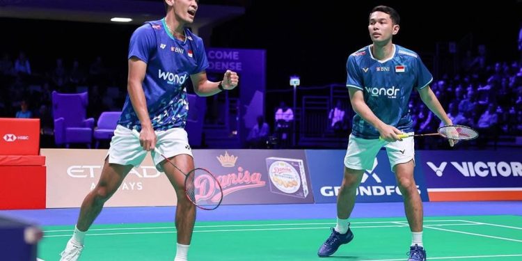 Fajar/Fikri merayakan kemenangan atas Aaron Chia/Soh Wooi Yik di semifinal French Open 2025.Foto: IG/badminton.ina