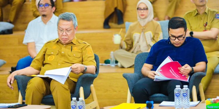 Wali Kota Tangsel Hadiri Rapat Koordinasi Tatakelola Pemerintah Daerah Bersama KPK
