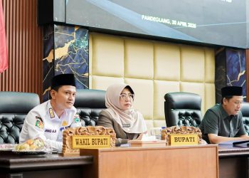 Bupati dan Wakil Bupati Pandeglang Hadiri Kick Off Hari Santri Nasional dan Rapat Paripurna DPRD