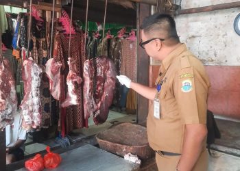 Disnakkeswan Lebak Pastikan Daging di Pasar Gajrug Cipanas Layak Konsumsi dan Aman 