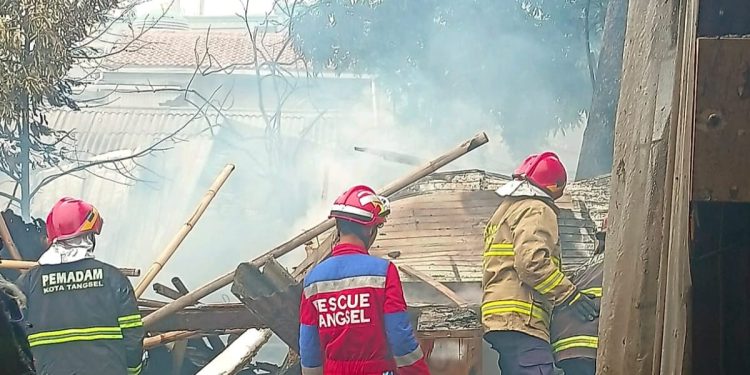 Gudang Dekorasi di Pondok Aren Ludes Terbakar, Kerugian Ditaksir Rp150 Juta